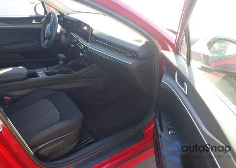 2025 Kia K5 Lxs z USA, uszkodzony, nr VIN KNAG24J73S5390445